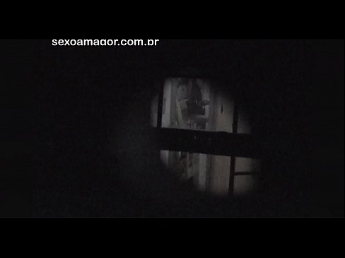 ❤️ Блонди ба таври махфӣ аз ҷониби як сайёҳи ҳамсоя, ки паси хиштҳои холӣ пинҳон шудааст, сабт мешавад ️❌ Видео мақъад дар порно tg.mycomicsxxx.ru ❌️